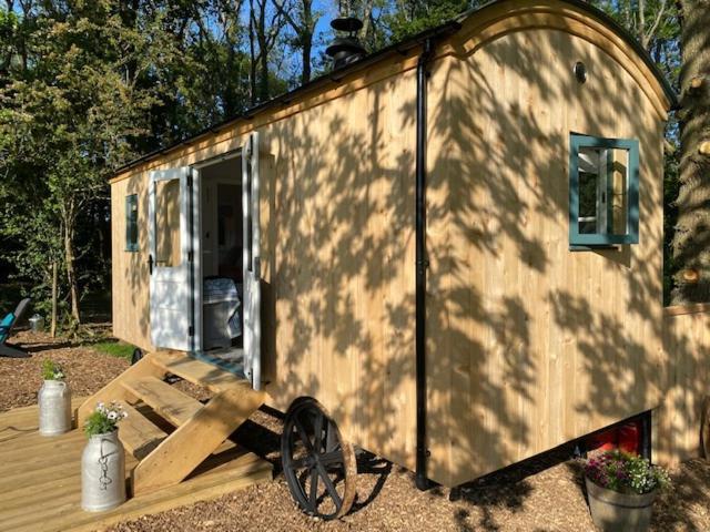 Coachroad Shepherds Huts 佩特沃斯 外观 照片