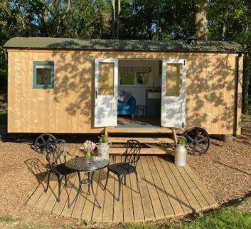 Coachroad Shepherds Huts 佩特沃斯 外观 照片